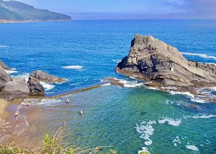 Tonpoi Etxea , Con Vistas Al Mar.