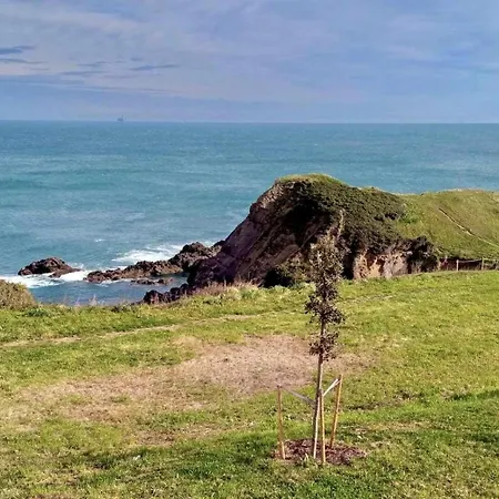Tonpoi Etxea , Con Vistas Al Mar.